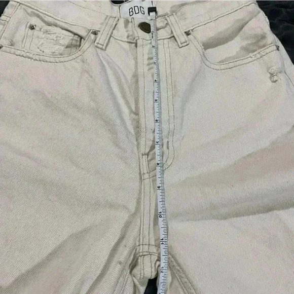 🎈BDG Y2K High waisted distressed baggy cream  jeans - Picture 6 of 8